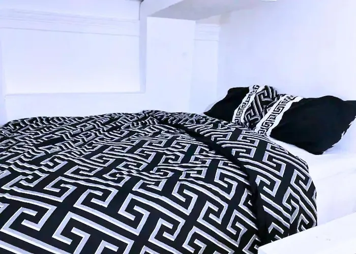 R3 Mezzanine Double Bed Balcony