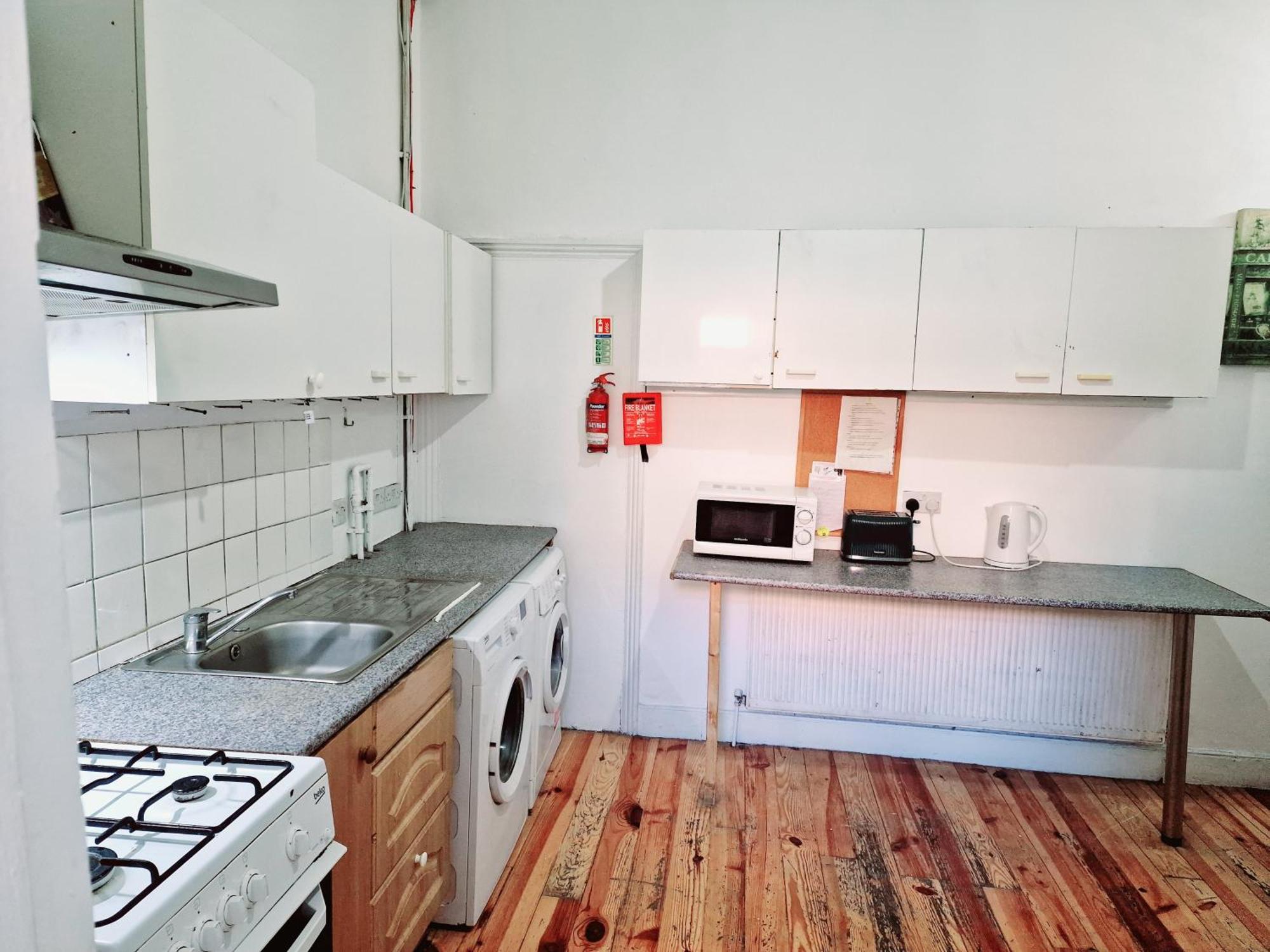 Appartement R3 Mezzanine Double Bed Balcony *